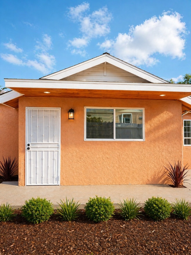 Building Photo - 1060 McFarland Ave Unit ADU