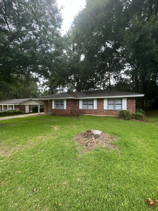 Photo - 3825 Fairfield Dr