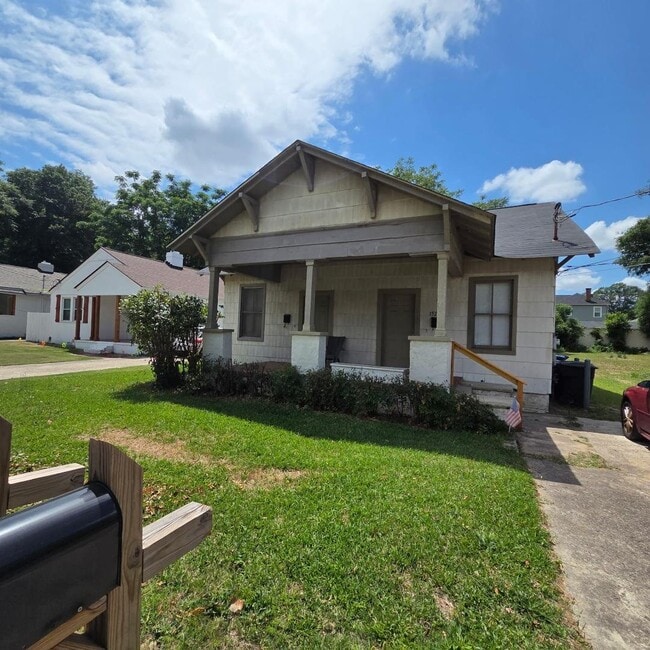 Photo - 1529 Craig St