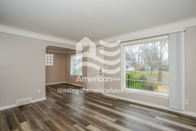 Photo - 20894 Lancaster St