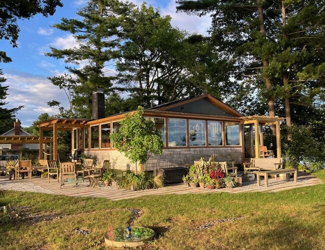 Building Photo - 46 Rogers Pt Dr