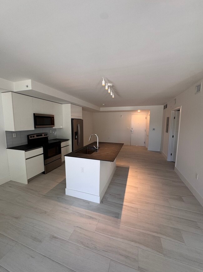 Building Photo - 4320 NW 7th St Unit S1 Rental
