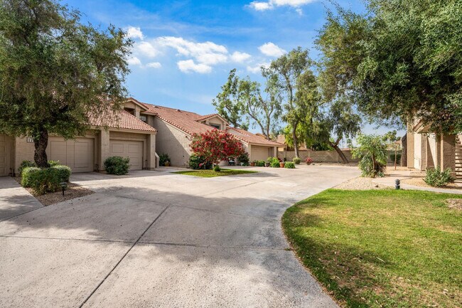 Building Photo - 11515 N 91st St