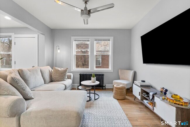 Photo - 7 Willowbrook Pl