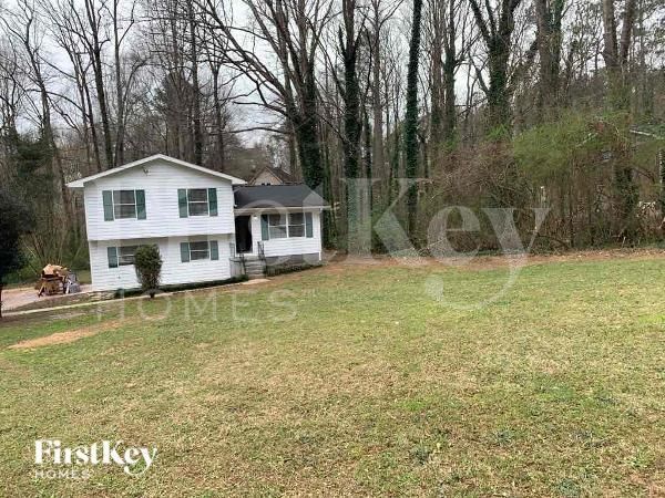 Building Photo - 5195 Suggs St