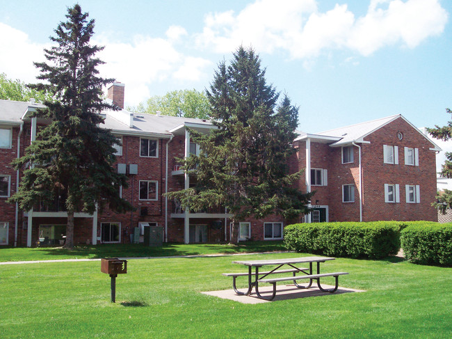 Building Photo - Heritage Estates Rental