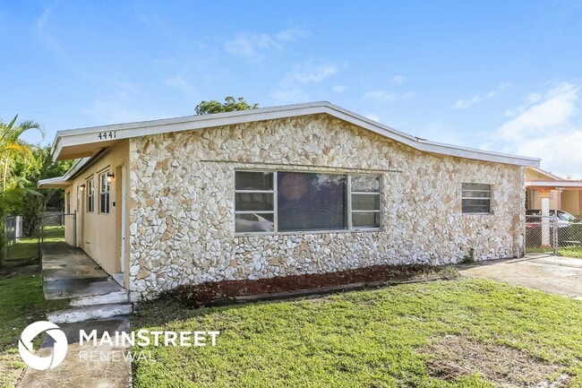 Photo - 4441 SW 18th St House