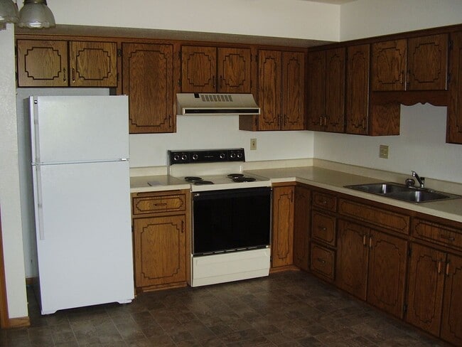 Building Photo - 3 Bedroom 1 Bath Apartments in Montgomery Unit 3