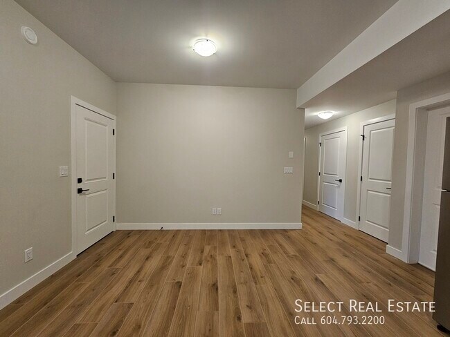 Photo - 46058 Bonny Ave