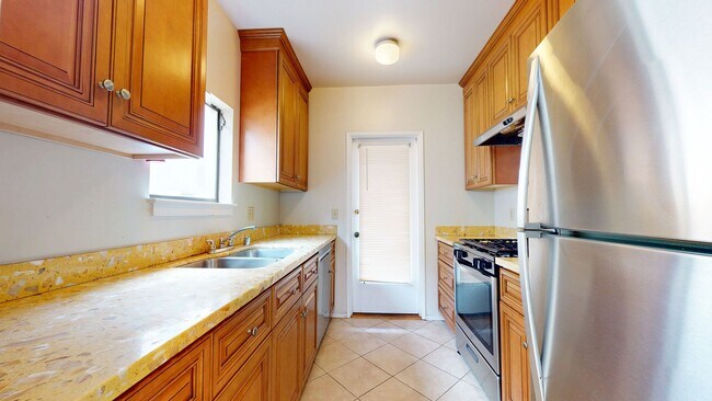 Photo - 2 Bedroom Condo Close to UC Berkeley!