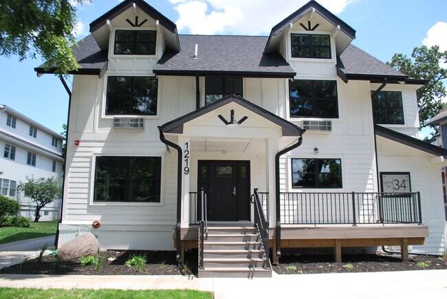 Lofts on 34th - Front Bldg - 1219 34th St Unit 310