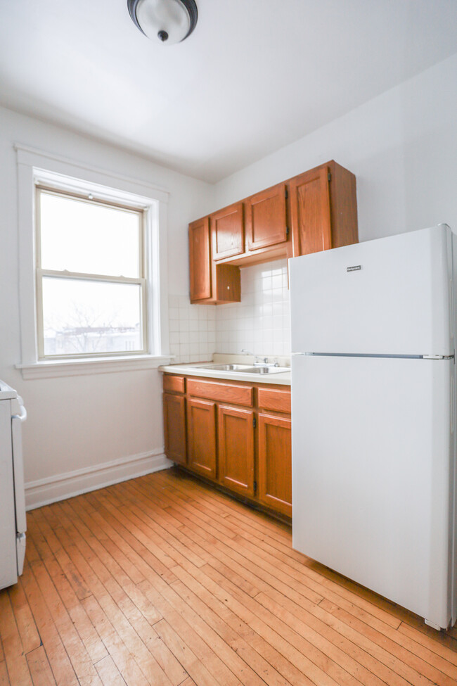 Photo - 4452 N Damen Ave Apartment Unit #1B