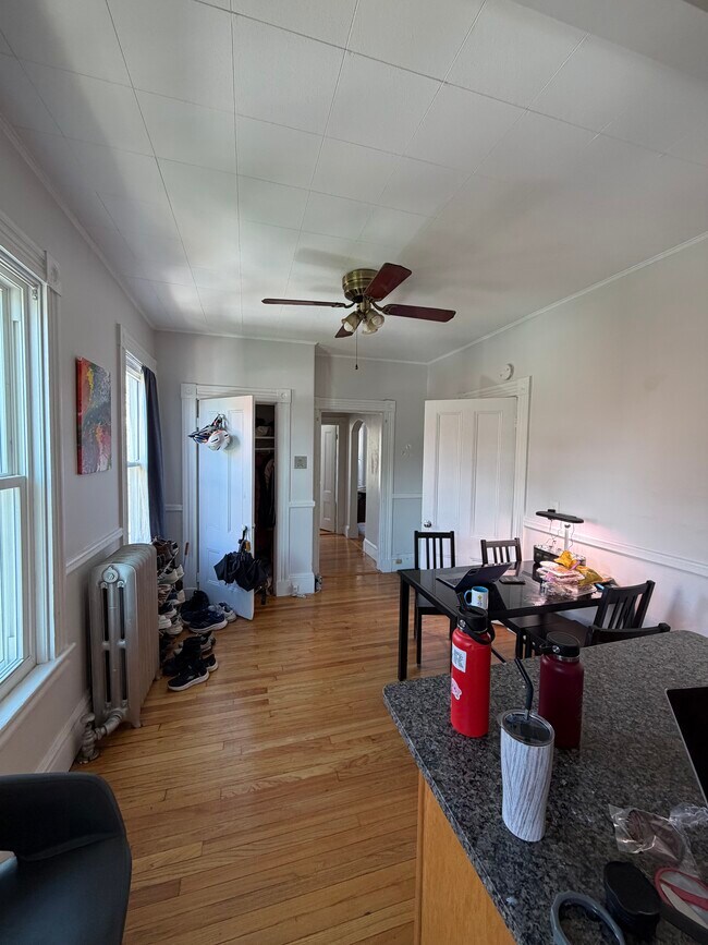 Photo - 384 Washington St Unidad 3