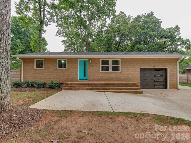 Photo - 5646 Oak Dr