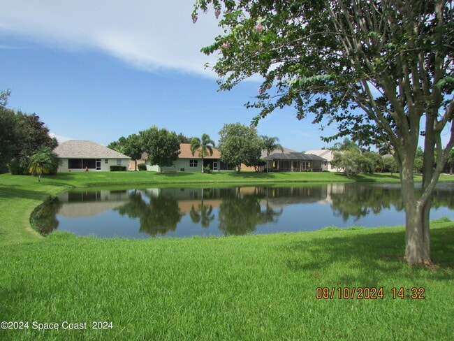 Photo - 1882 Woodfield Cir