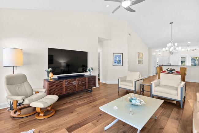 Photo - 4759 Lightkeepers Way