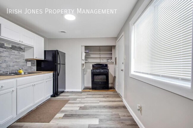 Building Photo - 94 Edson-Apt. 5 - rear cottage Unit Apt. 5 - rear cottage