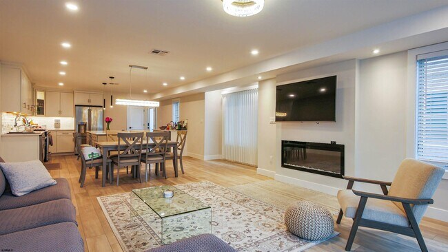15 N Jefferson Ave