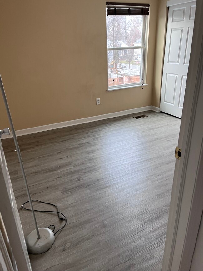 Photo - 2395 Maple Hedge Way