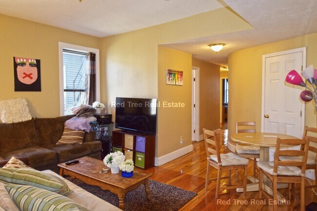 Photo - 18 Highgate St Unit 3