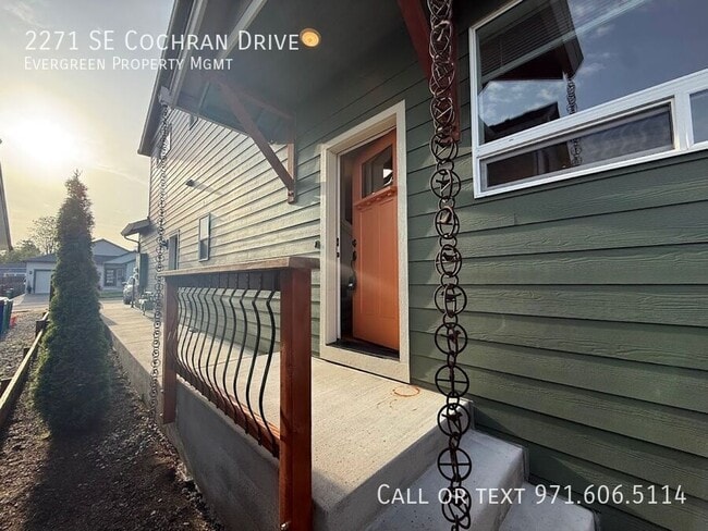 Photo - 2271 SE Cochran Dr