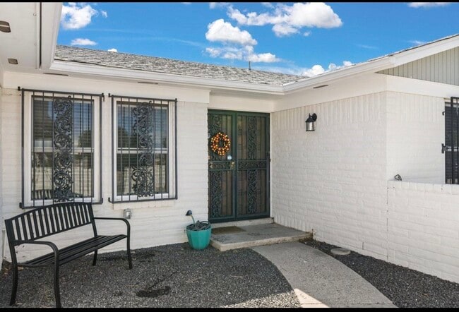 Photo - 12100 Woodland Ave NE