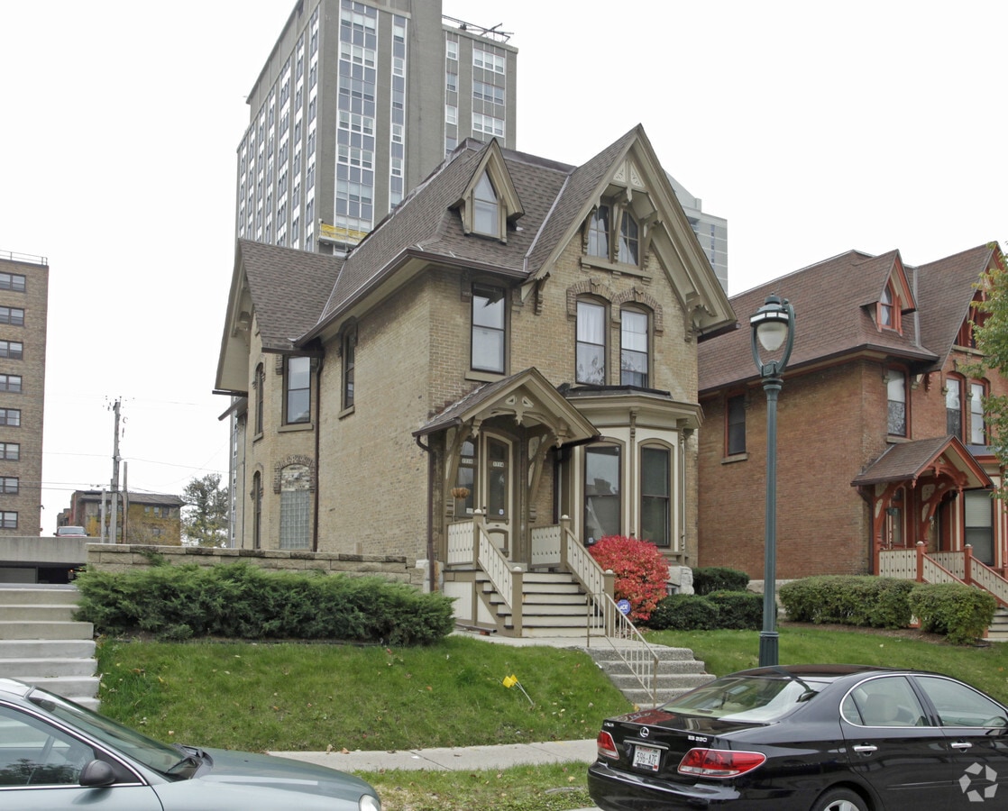 Photo - 1716 N Farwell Ave