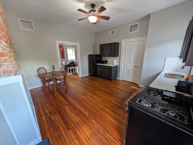 Photo - 1223 Sidney St Unidad 3F