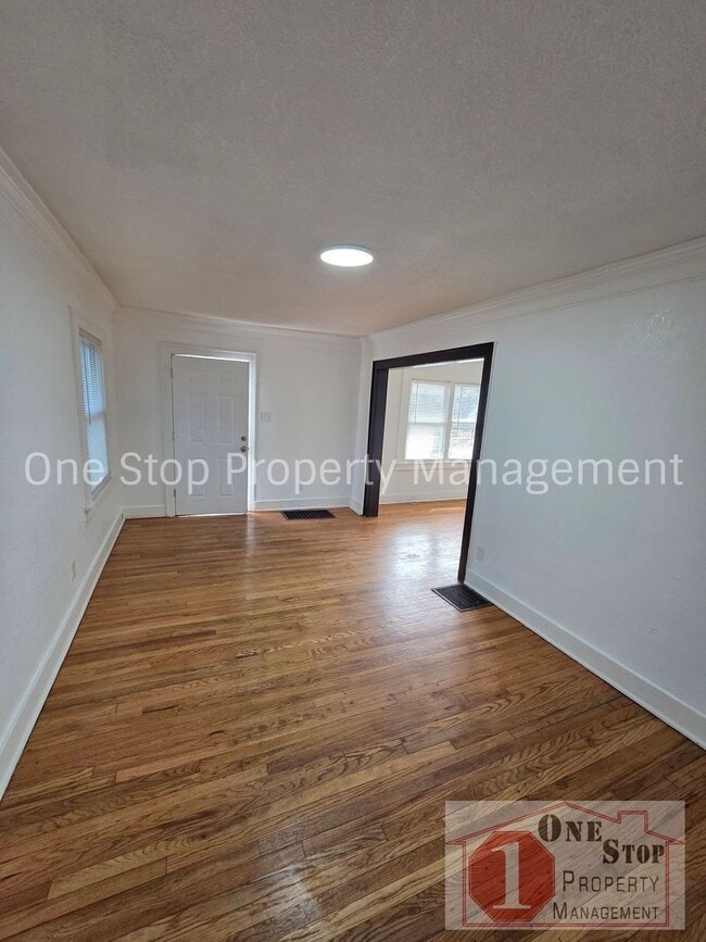 Photo - Beautiful 4 Bedroom 2 Bathroom in Kansas City!