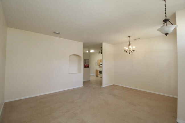 Photo - 885 Tavernier Cir NE