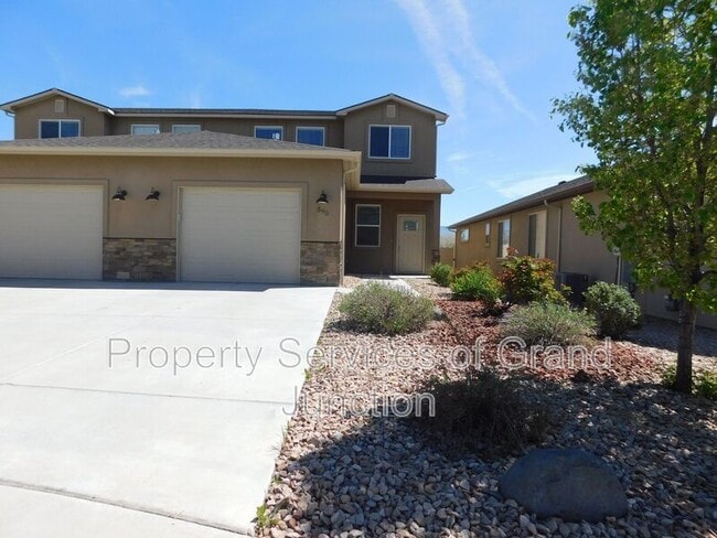 Photo - 590 Treviso Ct