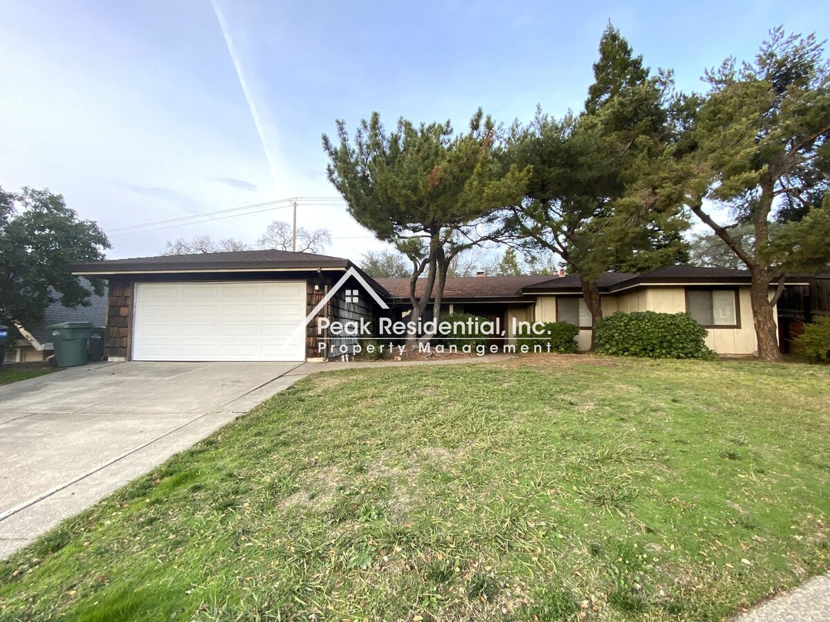 Spacious 4bd/2.5ba Fair Oaks Home with 2 C... - Spacious 4bd/2.5ba Fair Oaks Home with 2 C...