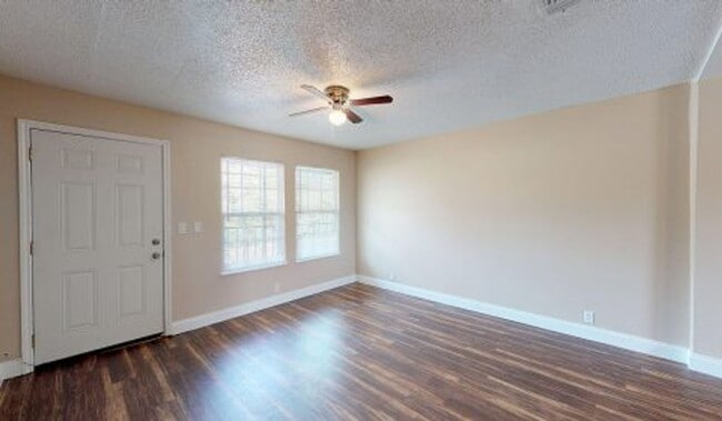 Building Photo - 149 Michael Ave Unit 1