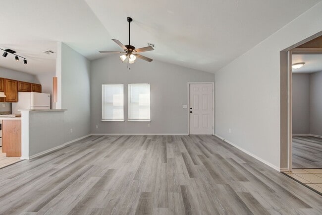 Photo - Beautiful 3BD/2BTH Duplex in Norman!