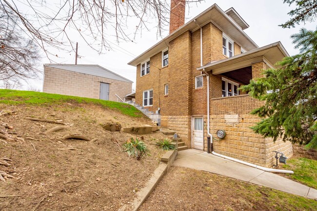 Photo - AVAILABLE FOR EARLY DECEMBER! Do not miss ...