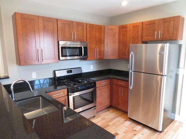 Photo - 1967 W 58th St Unidad 3