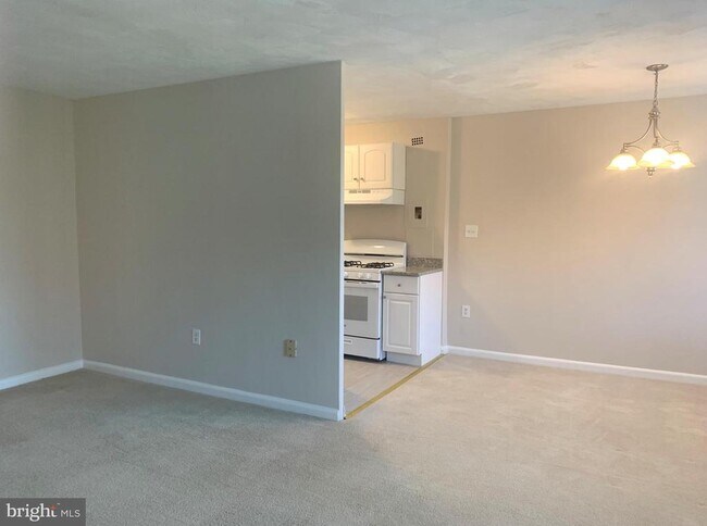 Photo - 1200 S Arlington Ridge Rd Apartment Unit 605