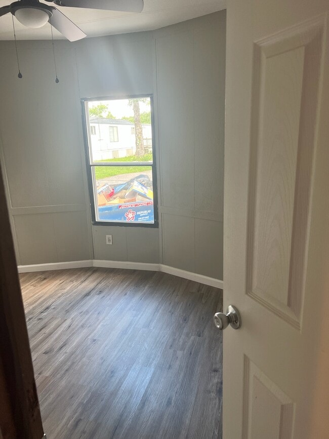 Photo - 252 Golden Crest Dr