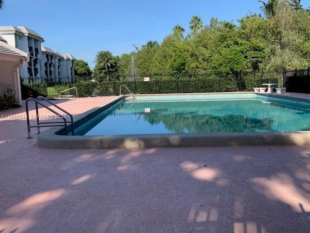 Photo - 731 N Pine Island Rd Unidad 305