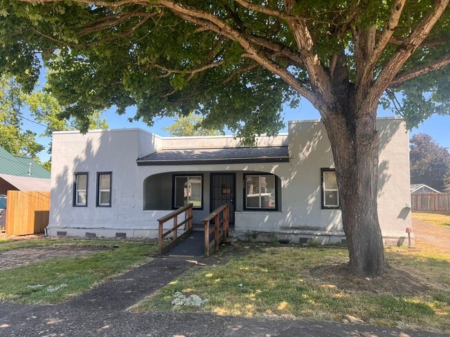 Photo - 2BD/1BA DUPLEX W/GARAGE &YARD IN LEBANON