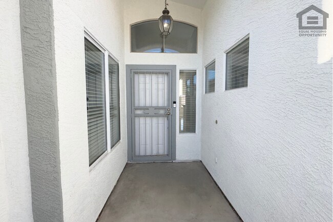 Photo - 3Bed/2Bath House at AZ-101 Loop/75th Ave! Ready for Immediate Move-In! -- HOME OFFICE!