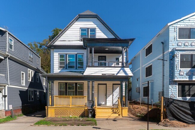 Building Photo - 47-49 Mead St Unit Apt 3