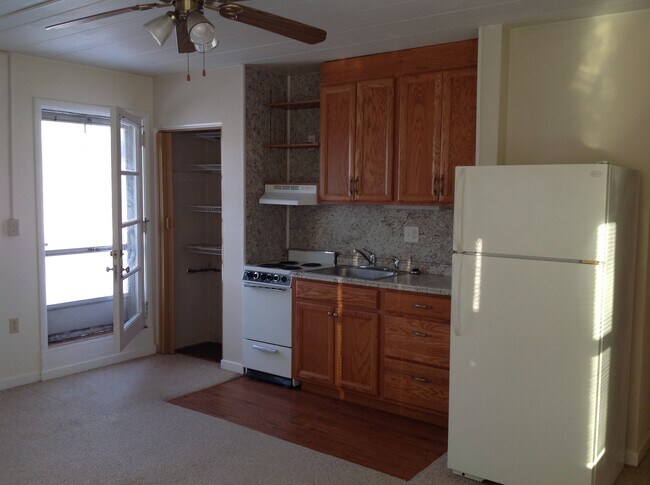 1580 Woodland Dr Unit 3