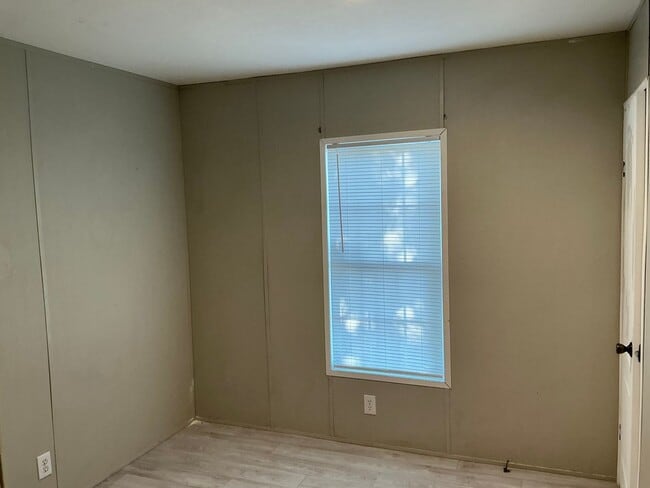 Photo - 103 Garlington Cir