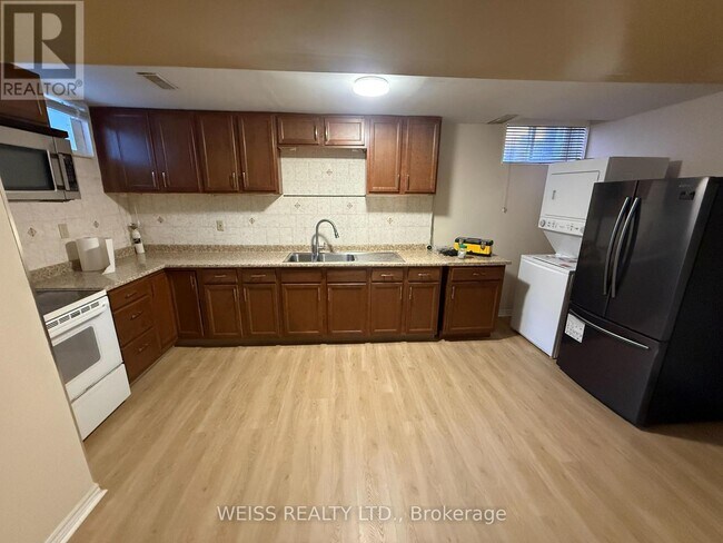 Photo - 4063 Ellesmere Rd
