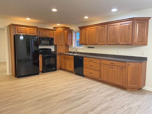 Photo - Beautiful 3 bedroom 2 bathroom Rancher in Great Manheim Location!