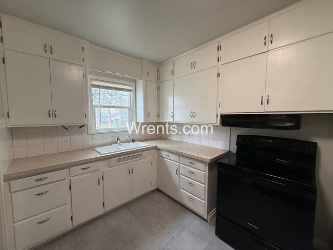 Photo - Charming South Hill Home with Flexible Living Space - Coming soon!