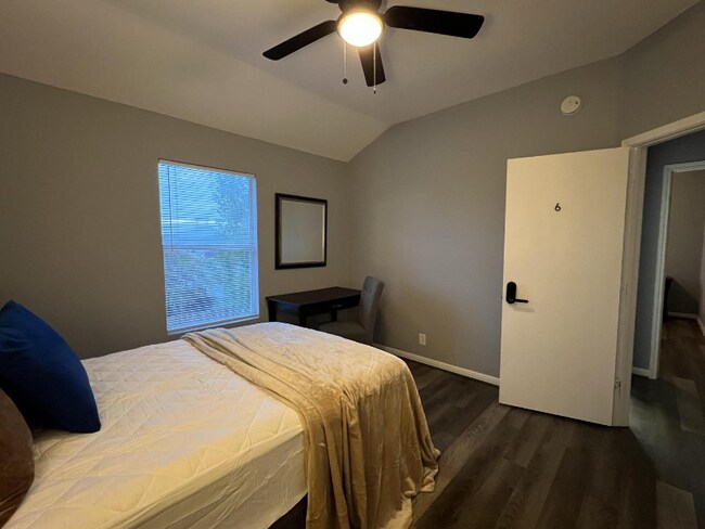 Photo - 4718 Dorchester Heights Ln