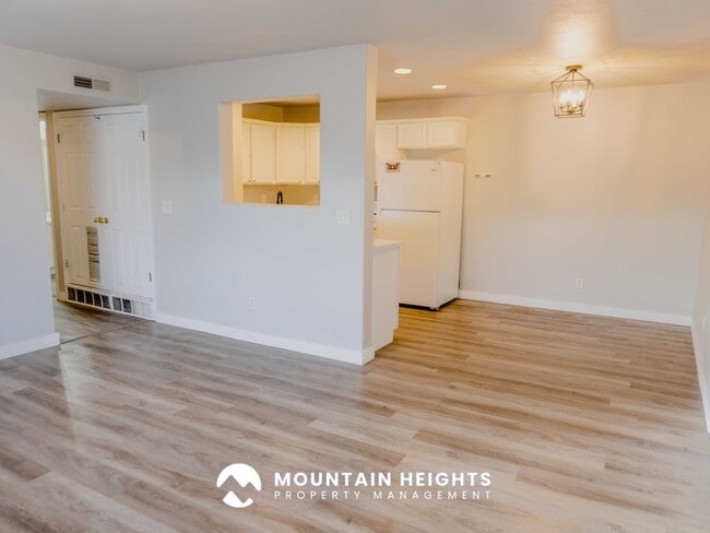 Photo - 26 W 7500 S Unidad 6