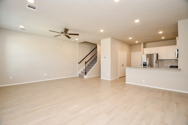 Photo - 2914 Scanlan Mdw